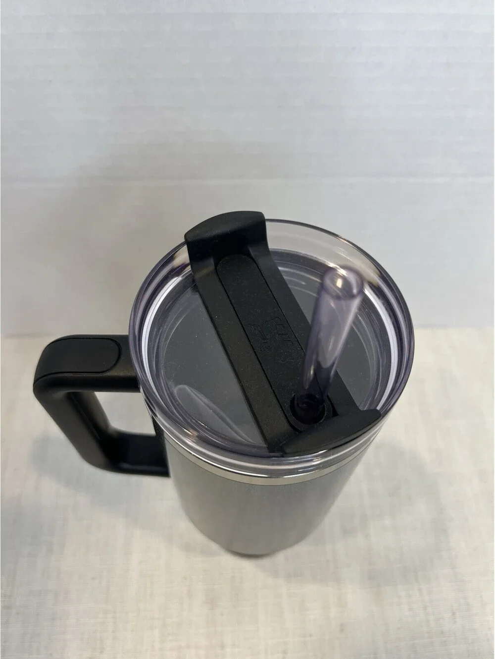 Stanley FlowState Quencher H2.0 40 oz Midnight Glitz Insulated Handle Straw